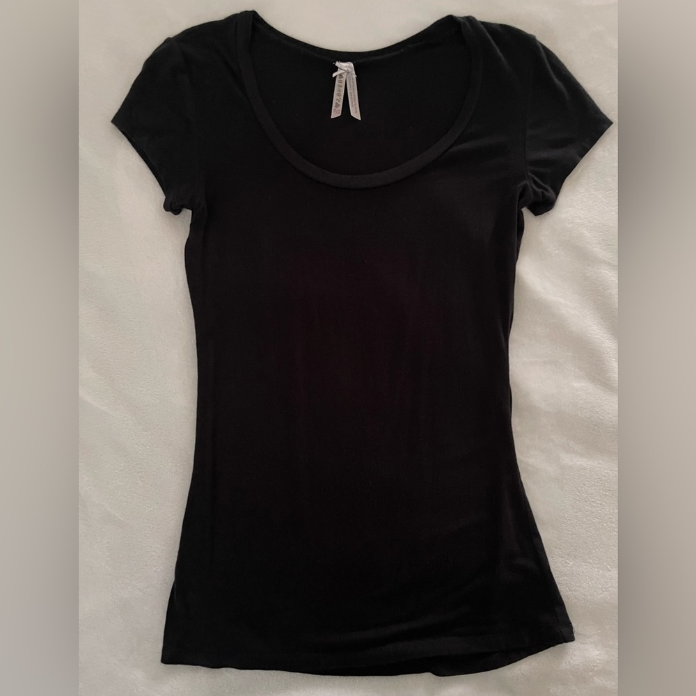 Black tee shirt size S